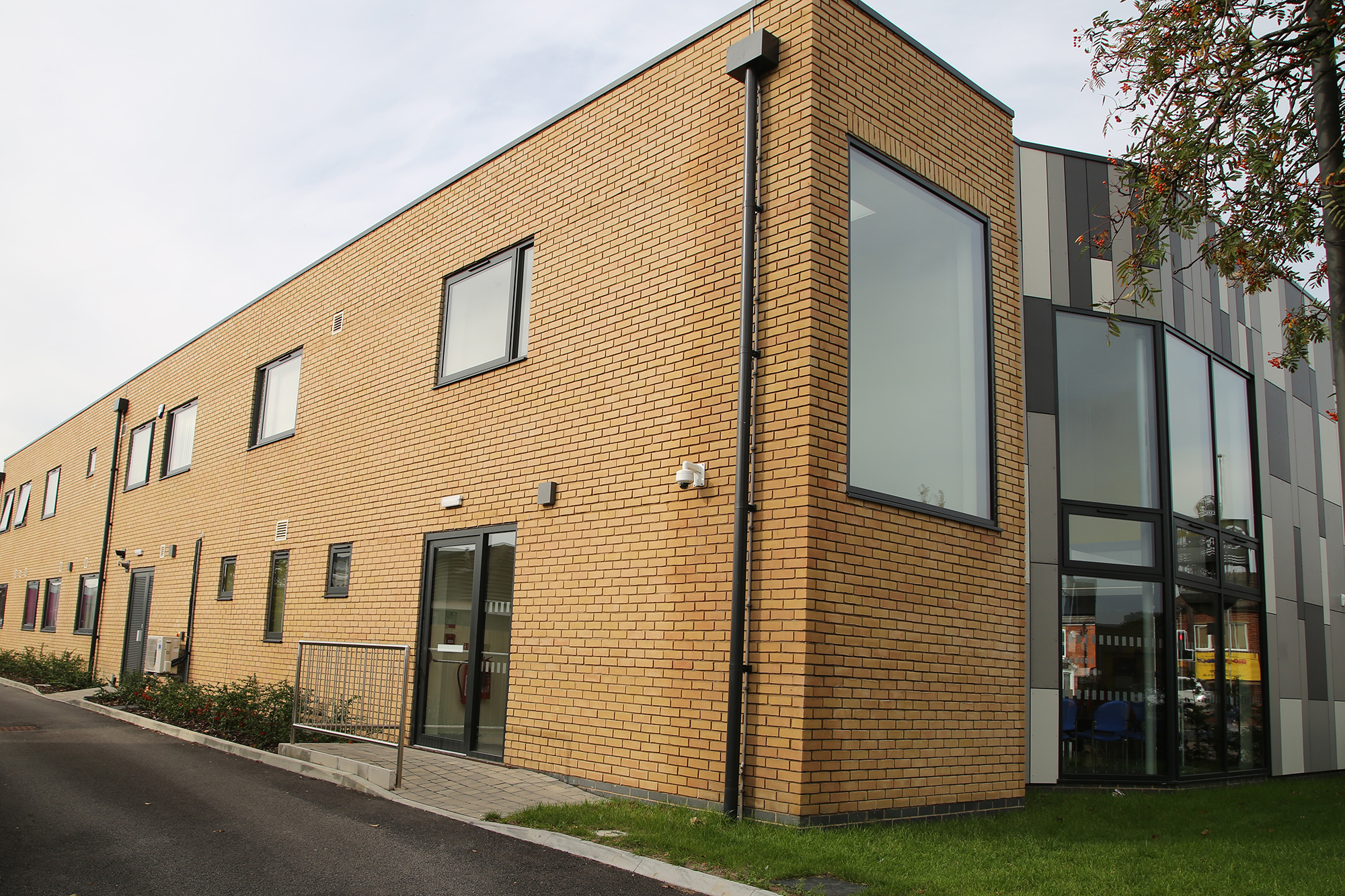 
Richmond Medical Centre – Grey Aluminium Windows, Doors and Curtain Walling by Newglaze Windows