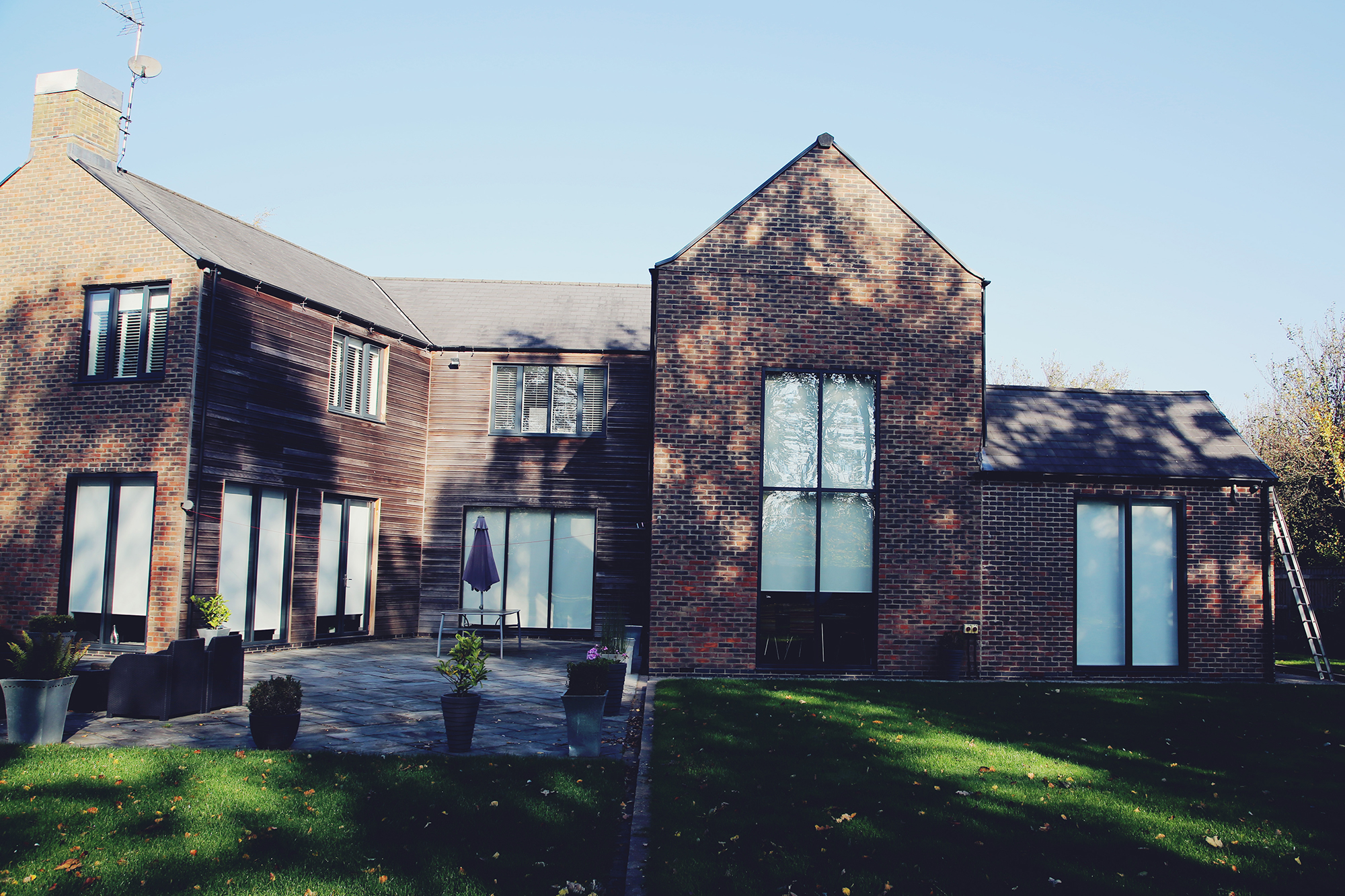 Residential Banner 3 - Grey Aluminium Windows, Doors, Bi-folds and Curtain Walling by Newglaze Windows